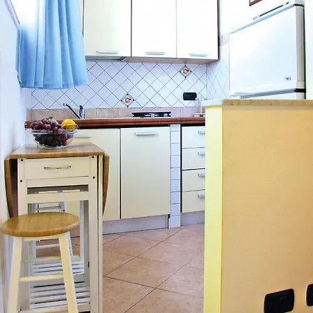 Isi07218 Cyb Nyaraló Cefalù