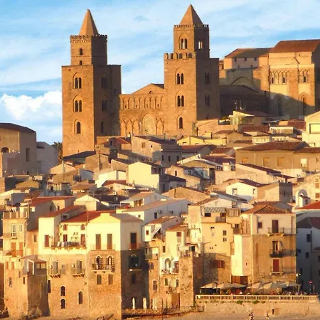 Isi07218 Cyb Nyaraló Cefalù